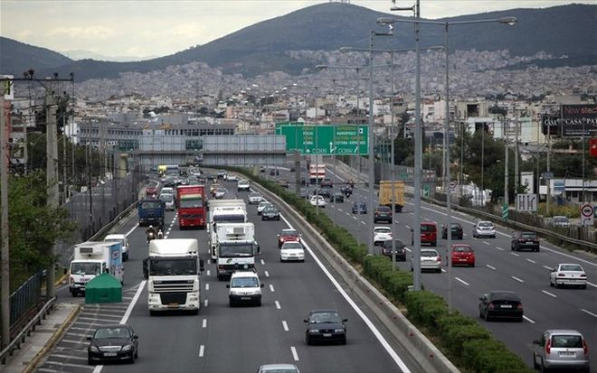 Τροχαίο δυστύχημα στην Μαλακάσα: Νταλίκα συγκρούστηκε με φορτηγό